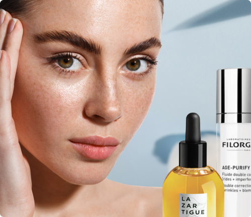 Mujer utilizando productos Haut Boutique para la piel